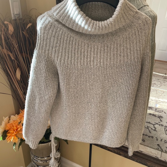 Cowl neck sweater - Picture 2 of 6